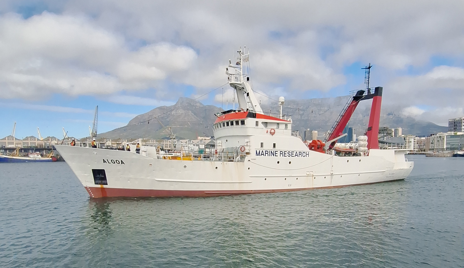 FRS Algoa setting sail for deep-sea biodiversity and oceanographic mapping.
